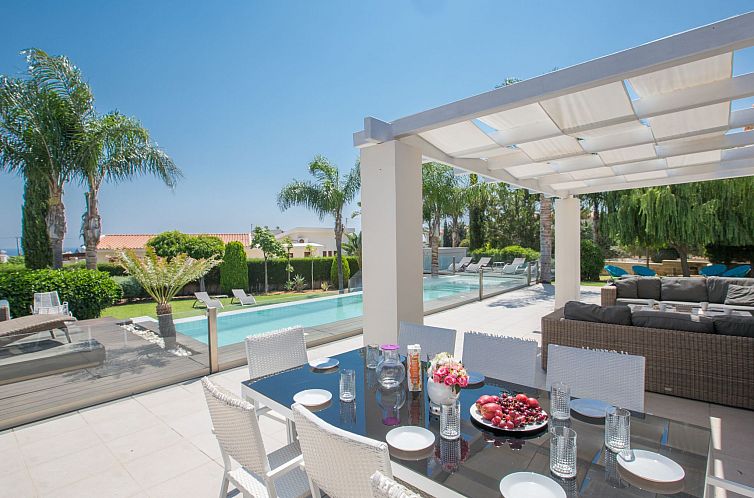 Vakantiehuis 4-Schlafzimmer-Villa mit Pool im Zentrum von Pr