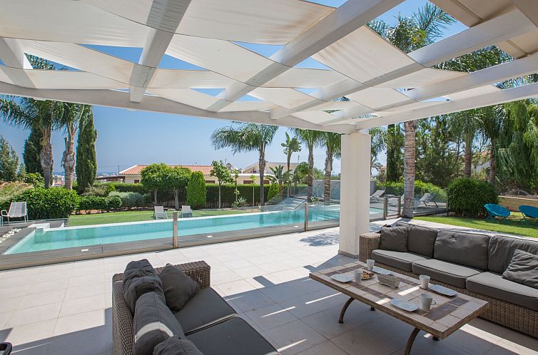 Vakantiehuis 4-Schlafzimmer-Villa mit Pool im Zentrum von Pr