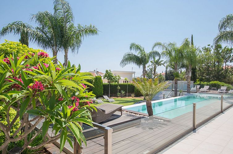 Vakantiehuis 4-Schlafzimmer-Villa mit Pool im Zentrum von Pr
