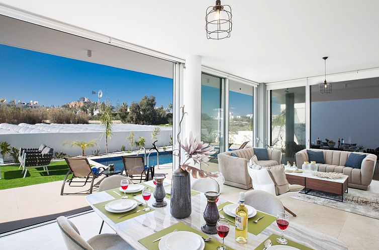 Vakantiehuis 3-Schlafzimmer-Villa mit privatem Pool im Zentr