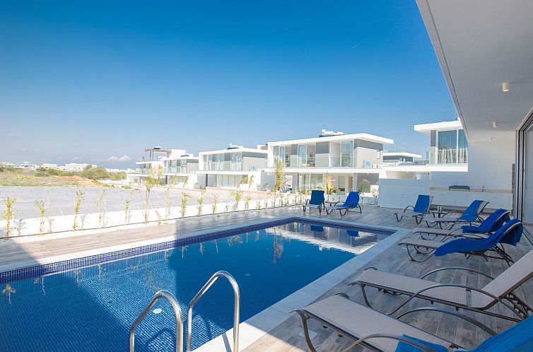Vakantiehuis Schönes Ferienhaus Olivine für 11 Personen