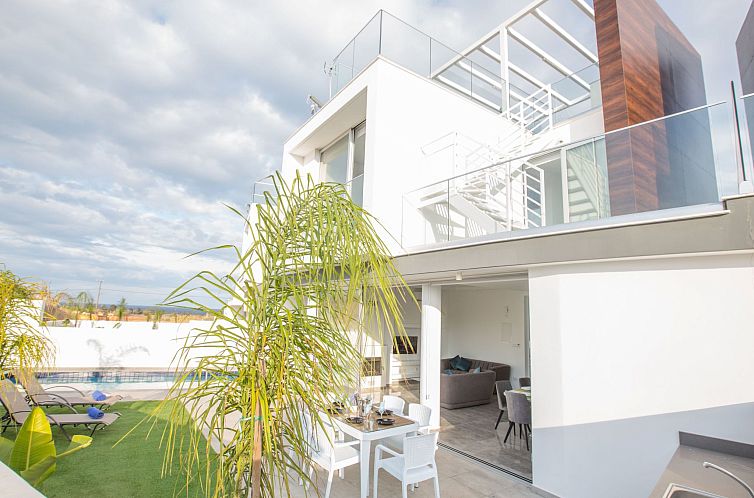 Vakantiehuis 2-Schlafzimmer-Villa mit Pool, Dachgarten, Meer