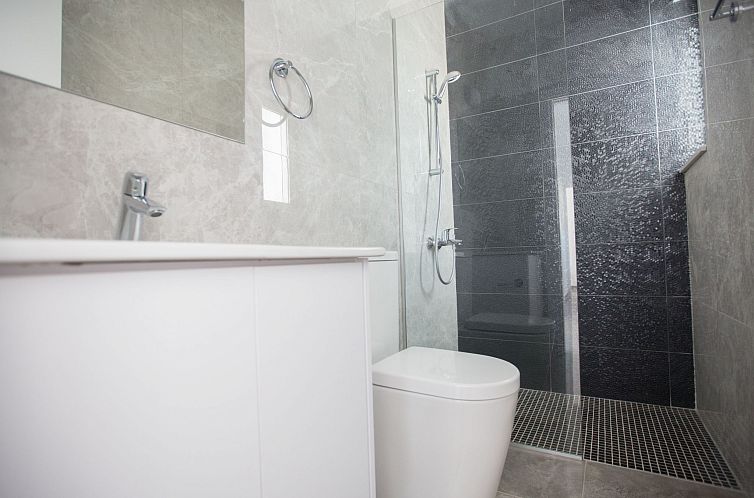 Vakantiehuis Atemberaubende Villa Olivine mit Meerblick