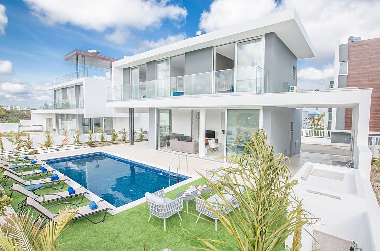 Vakantiehuis 3-Schlafzimmer-Villa mit privatem Pool im Zentr