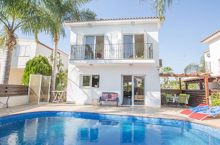 Vakantiehuis Charmante 3-Schlafzimmer-Villa DI12 mit private