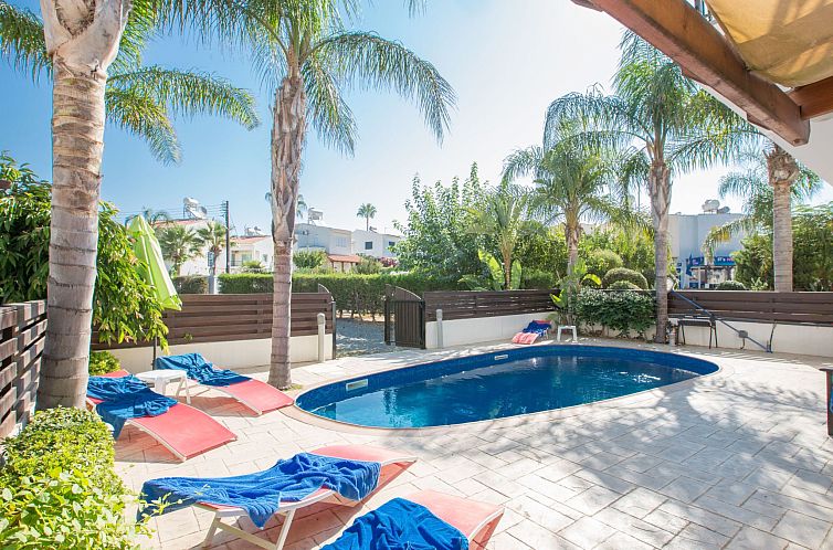 Vakantiehuis Charmante 3-Schlafzimmer-Villa DI12 mit private