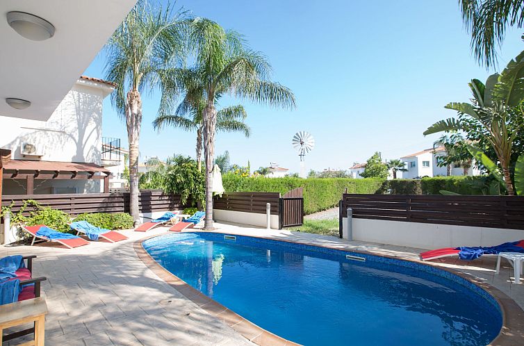 Vakantiehuis Charmante 3-Schlafzimmer-Villa DI12 mit private