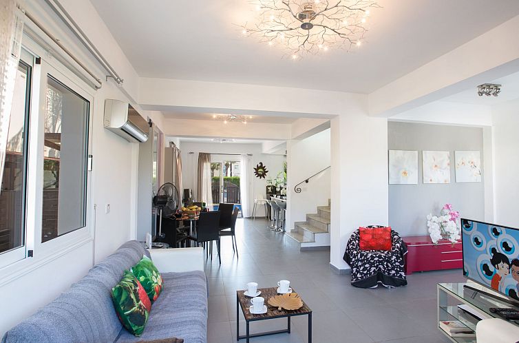Vakantiehuis Charmante 3-Schlafzimmer-Villa DI12 mit private
