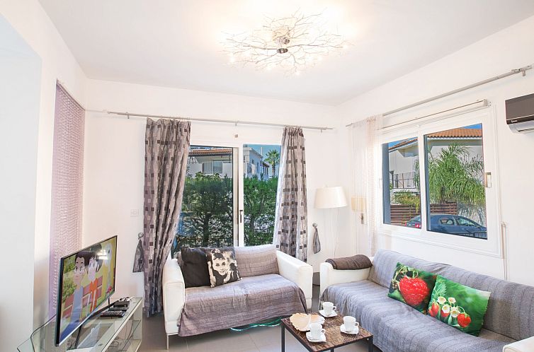 Vakantiehuis Charmante 3-Schlafzimmer-Villa DI12 mit private