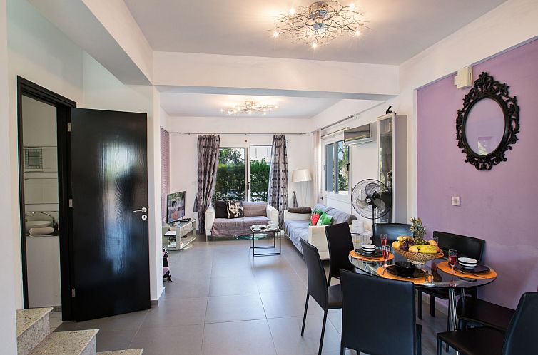 Vakantiehuis Charmante 3-Schlafzimmer-Villa DI12 mit private