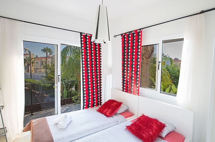 Vakantiehuis Charmante 3-Schlafzimmer-Villa DI12 mit private