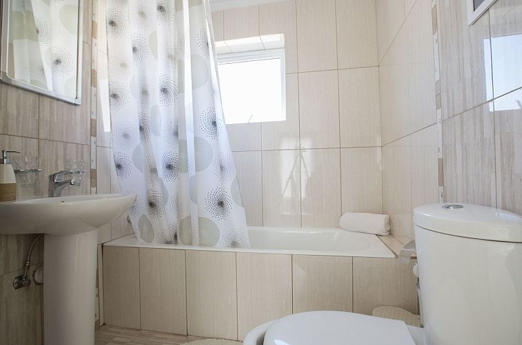 Vakantiehuis Charmante 3-Schlafzimmer-Villa DI12 mit private