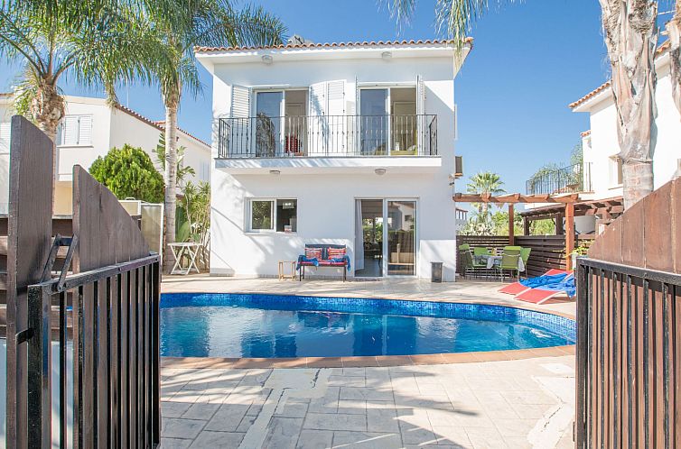 Vakantiehuis Charmante 3-Schlafzimmer-Villa DI12 mit private