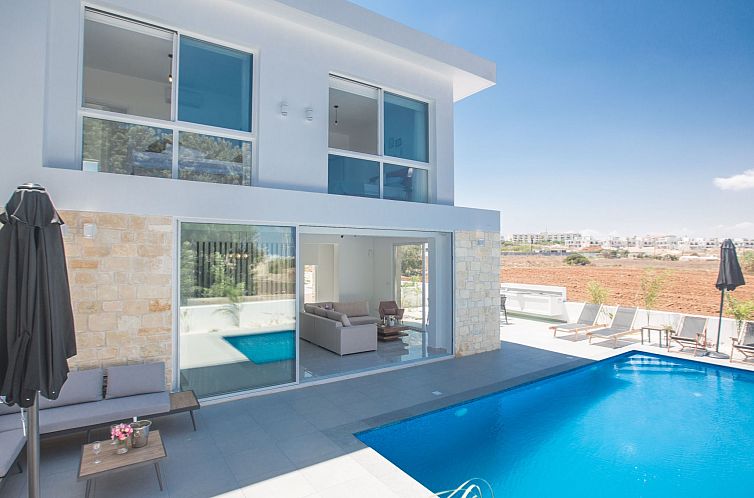 Vakantiehuis 4-Schlafzimmer-Villa mit Pool im Zentrum von Pr