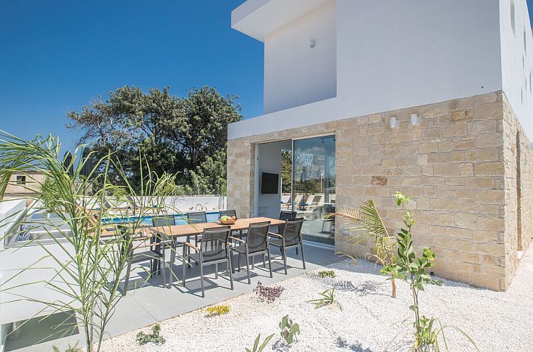 Vakantiehuis 4-Schlafzimmer-Villa mit Pool im Zentrum von Pr