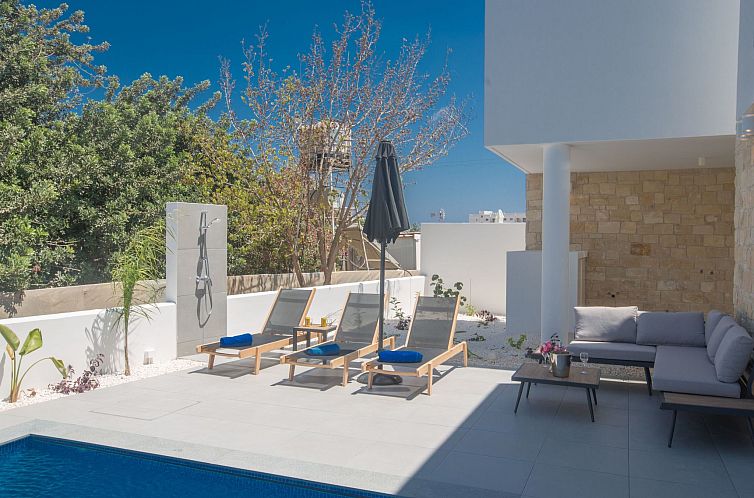 Vakantiehuis 4-Schlafzimmer-Villa mit Pool im Zentrum von Pr