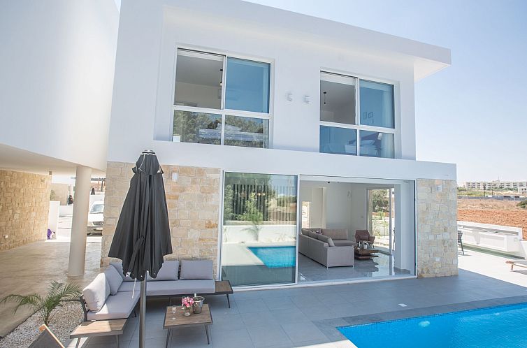 Vakantiehuis 4-Schlafzimmer-Villa mit Pool im Zentrum von Pr