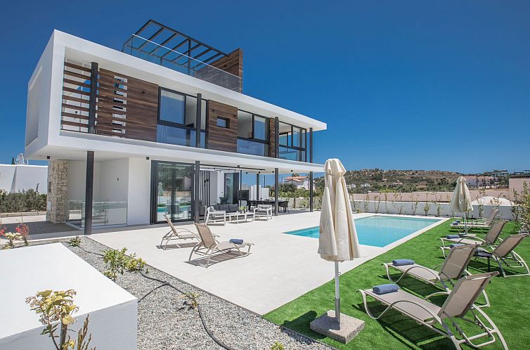 Vakantiehuis Geräumige Villa mit großem Garten und Pool