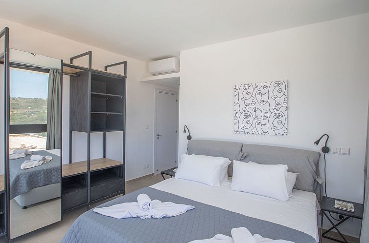 Vakantiehuis Geräumige Villa mit großem Garten und Pool