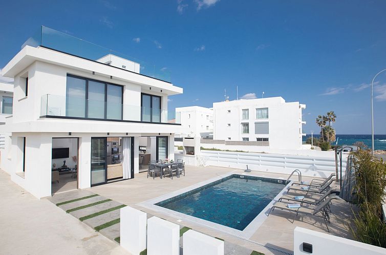 Guest house 0080190 - Holiday property Famagusta - Vakantiehuis Haus in Paralimni mit Doppelveranda