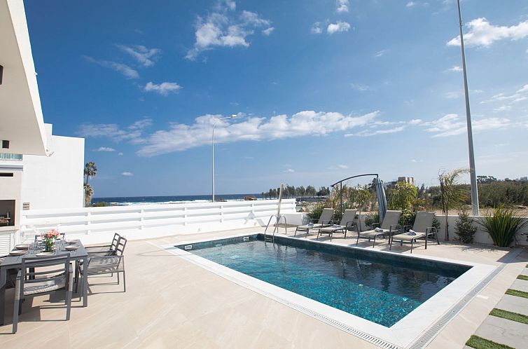 Vakantiehuis Haus in Paralimni mit Doppelveranda