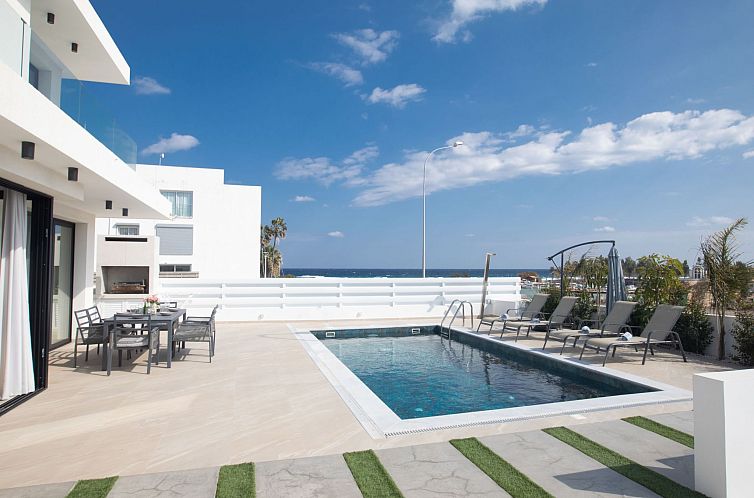 Vakantiehuis Haus in Paralimni mit Doppelveranda