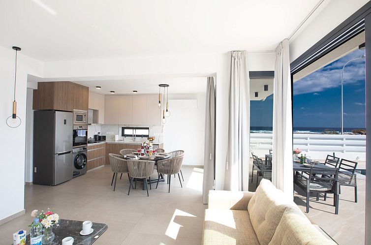 Vakantiehuis Haus in Paralimni mit Doppelveranda