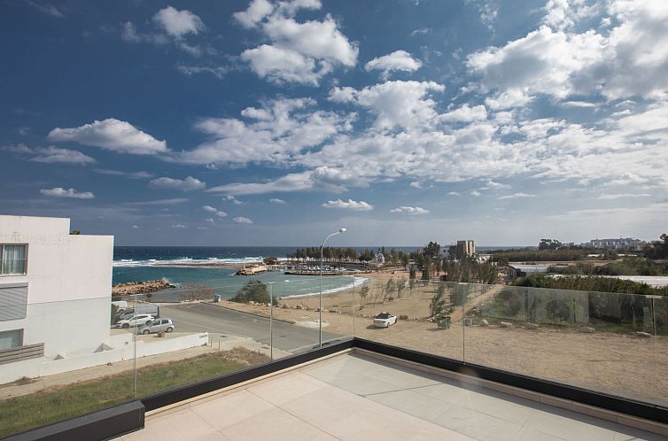 Vakantiehuis Haus in Paralimni mit Doppelveranda