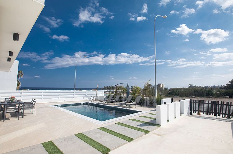Vakantiehuis Haus in Paralimni mit Doppelveranda