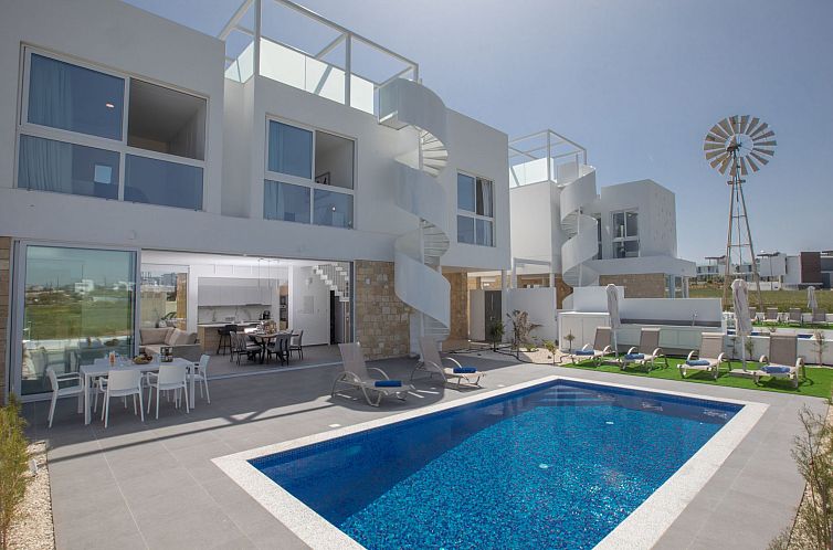 Vakantiehuis Ferienvilla Vie Bleu mit großem Pool