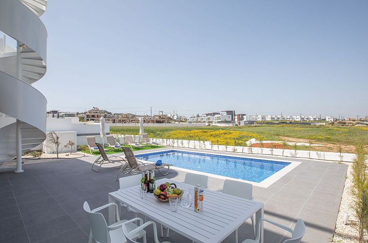 Vakantiehuis Ferienvilla Vie Bleu mit großem Pool