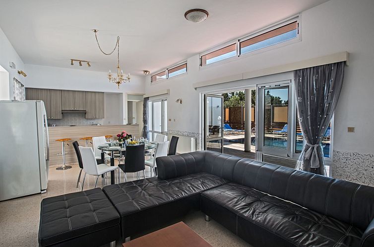 Vakantiehuis Moderne Ferienvilla in Ayia Napa