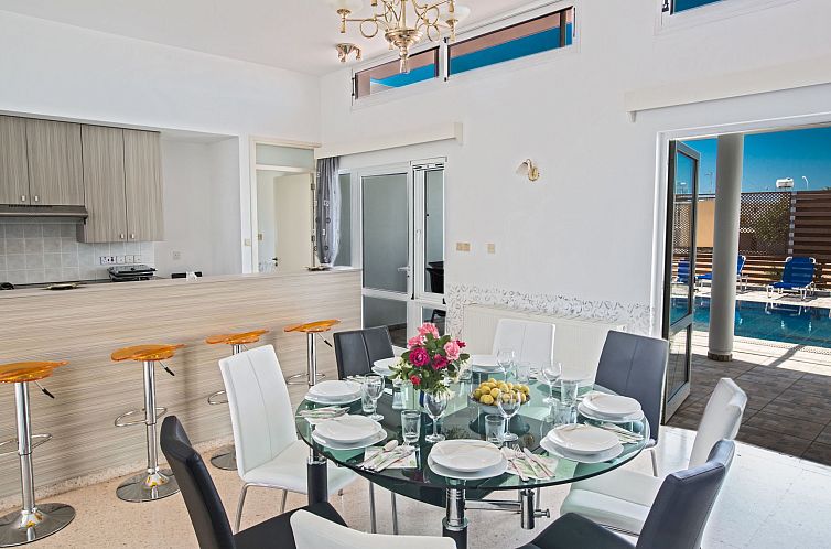 Vakantiehuis Moderne Ferienvilla in Ayia Napa