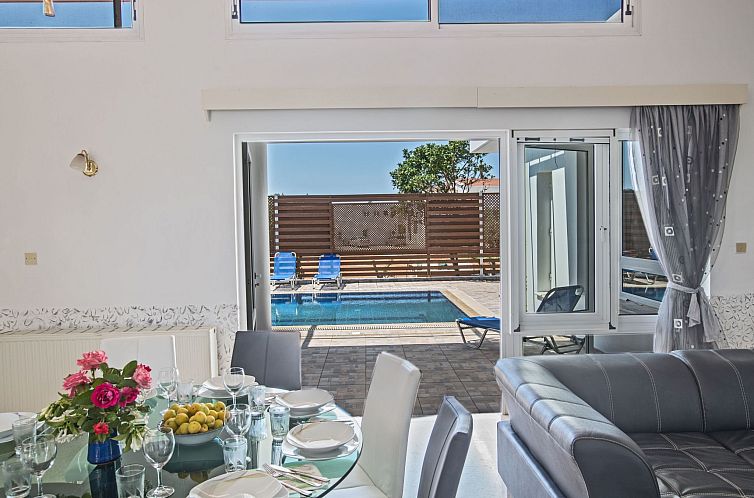 Vakantiehuis Moderne Ferienvilla in Ayia Napa