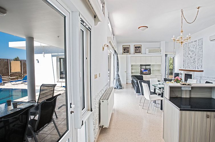 Vakantiehuis Moderne Ferienvilla in Ayia Napa