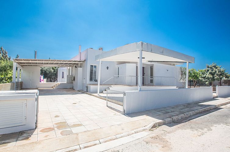 Vakantiehuis Moderne Ferienvilla in Ayia Napa