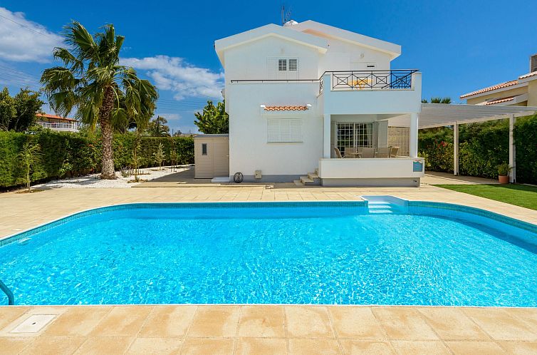 Vakantiehuis 4-Schlafzimmer-Villa mit privatem Pool in Ayia 