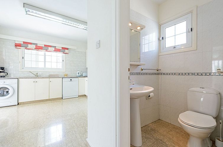 Vakantiehuis 4-Schlafzimmer-Villa mit privatem Pool in Ayia 