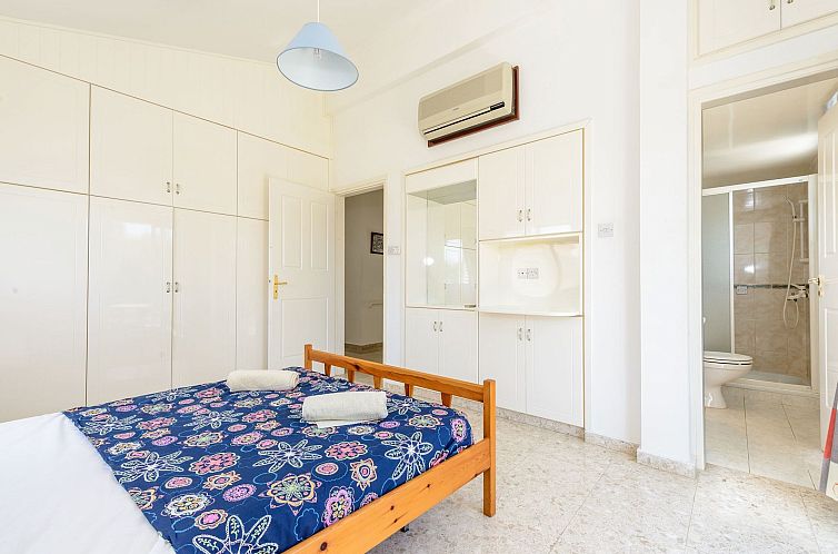 Vakantiehuis 4-Schlafzimmer-Villa mit privatem Pool in Ayia 