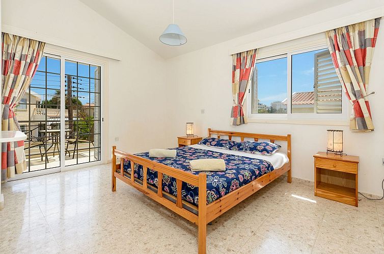 Vakantiehuis 4-Schlafzimmer-Villa mit privatem Pool in Ayia 