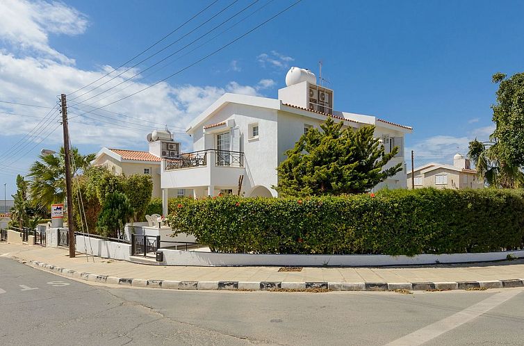 Vakantiehuis 4-Schlafzimmer-Villa mit privatem Pool in Ayia 