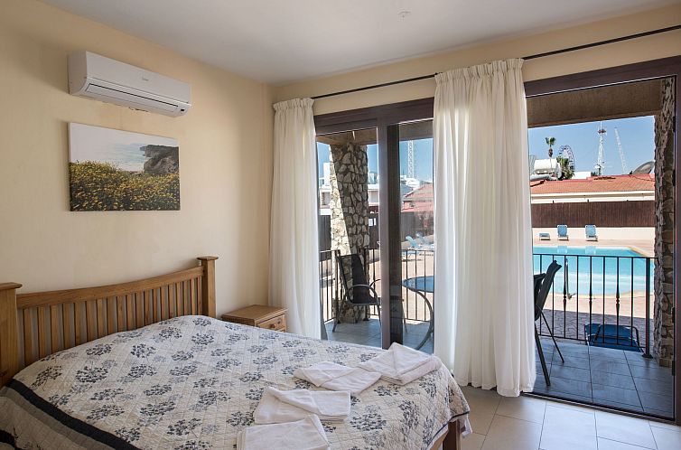 Appartement Geräumige Wohnung mit Gemeinschaftspool