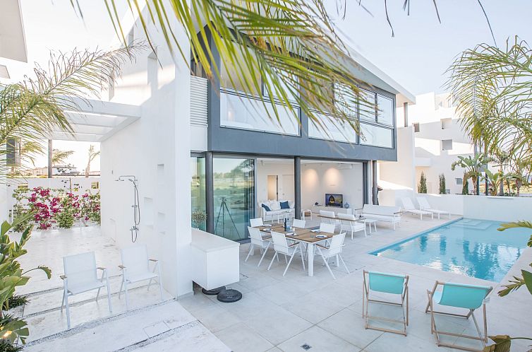 Vakantiehuis Neue, moderne 3-Schlafzimmer-Villa mit privatem