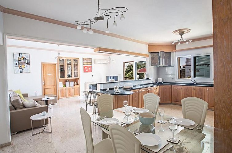 Vakantiehuis Familienvilla in Paralimni mit spektakulärer A