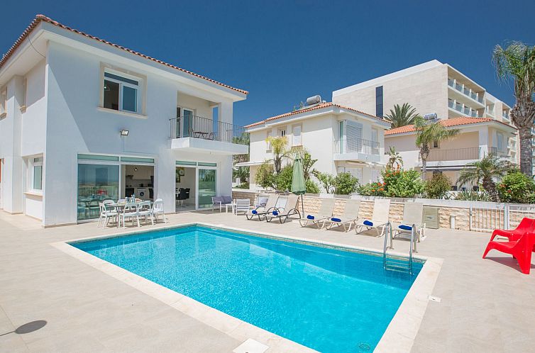 Vakantiehuis Schöne Villa direkt am Meer