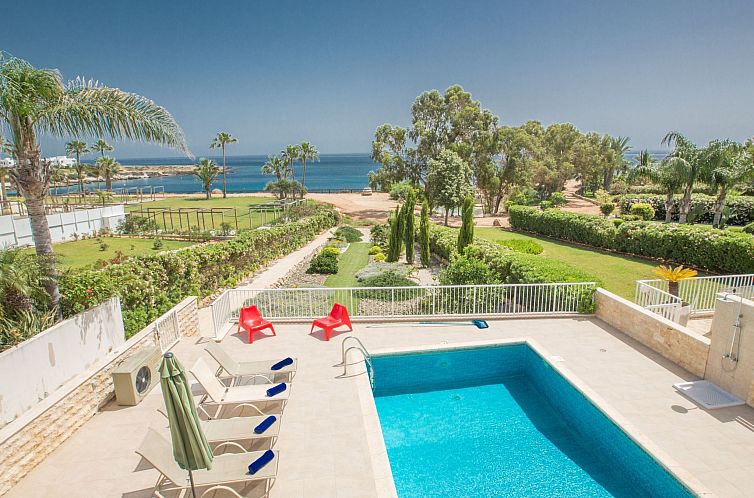 Vakantiehuis Schöne Villa direkt am Meer