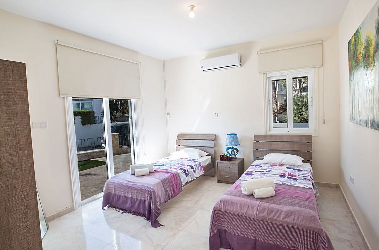 Vakantiehuis Schöne Villa direkt am Meer