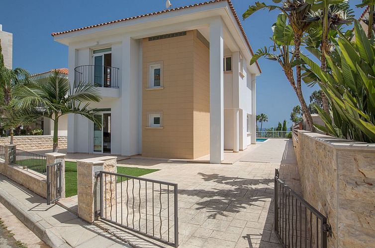 Vakantiehuis Schöne Villa direkt am Meer