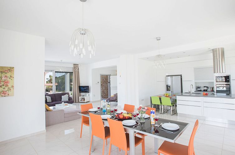 Vakantiehuis 5 Schlafzimmer Privater Pool in Protaras Zentru