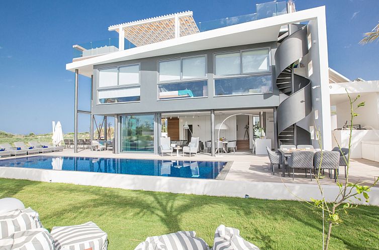 Vakantiehuis Haus in Paralimni mit großem Patio